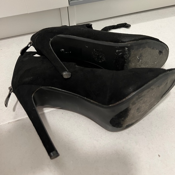 Black lace up heels - Picture 4 of 4